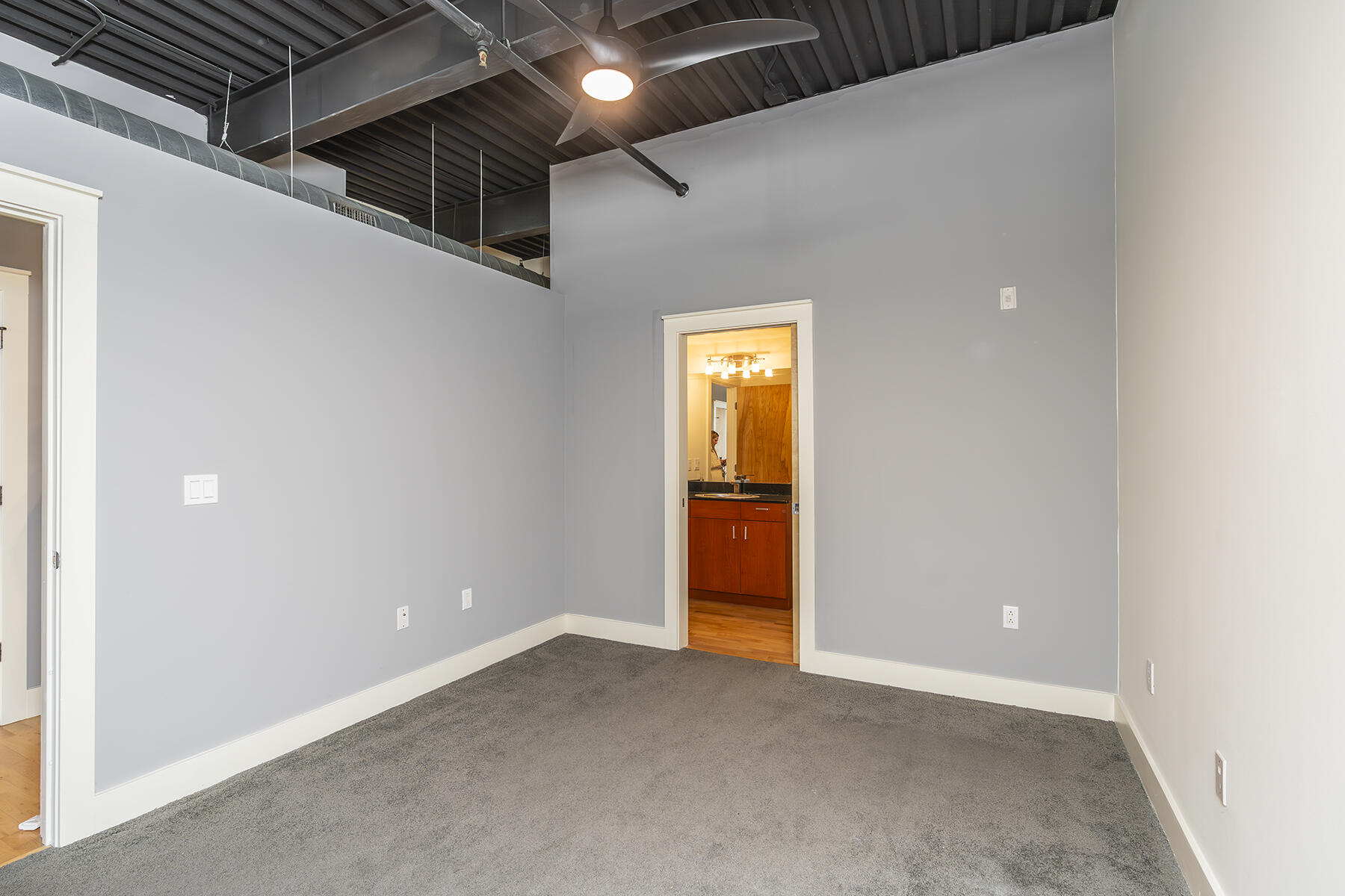 Lexington, Kentucky 40507, United States, 2 Bedrooms Bedrooms, ,2 BathroomsBathrooms,Residential,Pending,2887