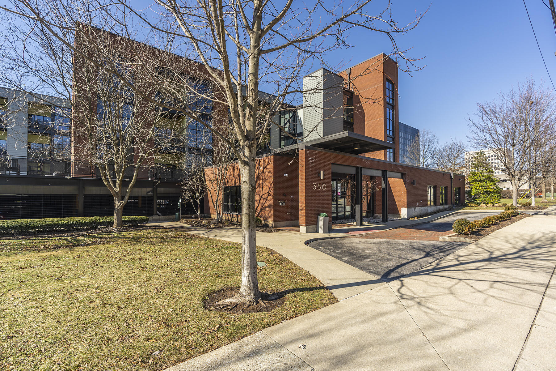 Lexington, Kentucky 40507, United States, 2 Bedrooms Bedrooms, ,2 BathroomsBathrooms,Residential,Pending,2887