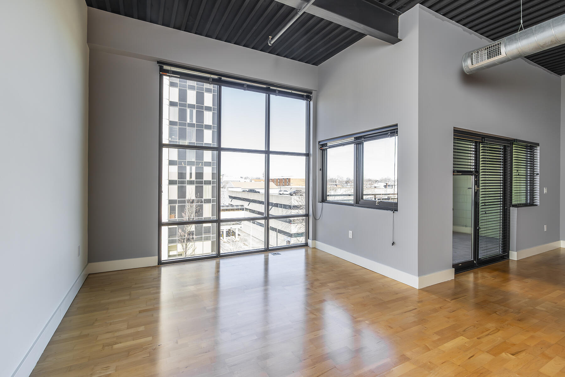 Lexington, Kentucky 40507, United States, 2 Bedrooms Bedrooms, ,2 BathroomsBathrooms,Residential,Pending,2887