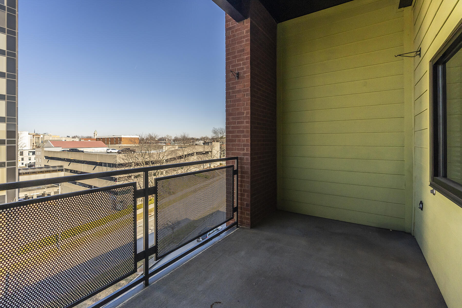 Lexington, Kentucky 40507, United States, 2 Bedrooms Bedrooms, ,2 BathroomsBathrooms,Residential,Pending,2887