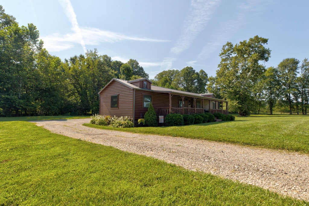 Photo of 975 Clay Lick Road, Jeffersonville, KY 40337 (MLS # 26020797)