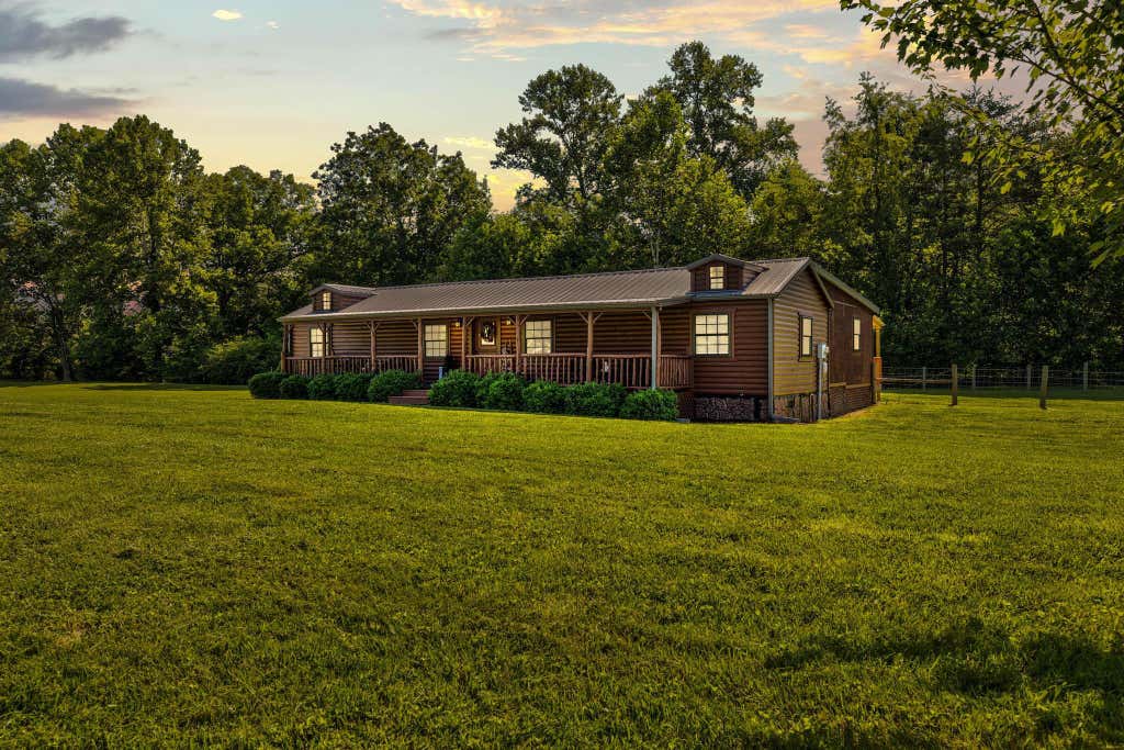 Photo of 975 Clay Lick Road, Jeffersonville, KY 40337 (MLS # 26020797)