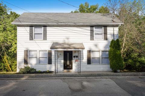 Photo of 326 Hill Street, Richmond, KY 40475 (MLS # 25502736)