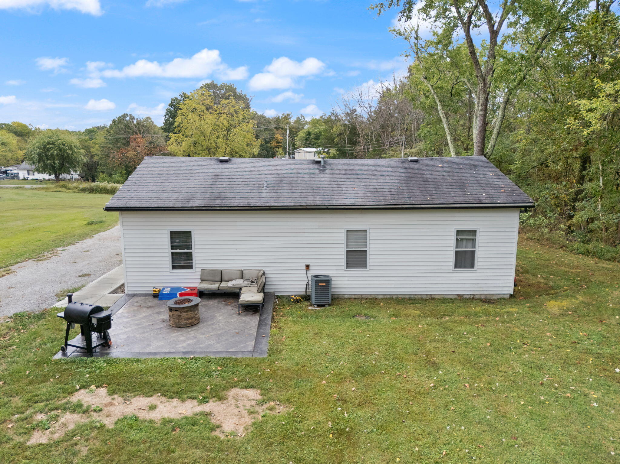 Waco, Kentucky 40385, United States, 2 Bedrooms Bedrooms, ,2 BathroomsBathrooms,Residential,Pending,216616