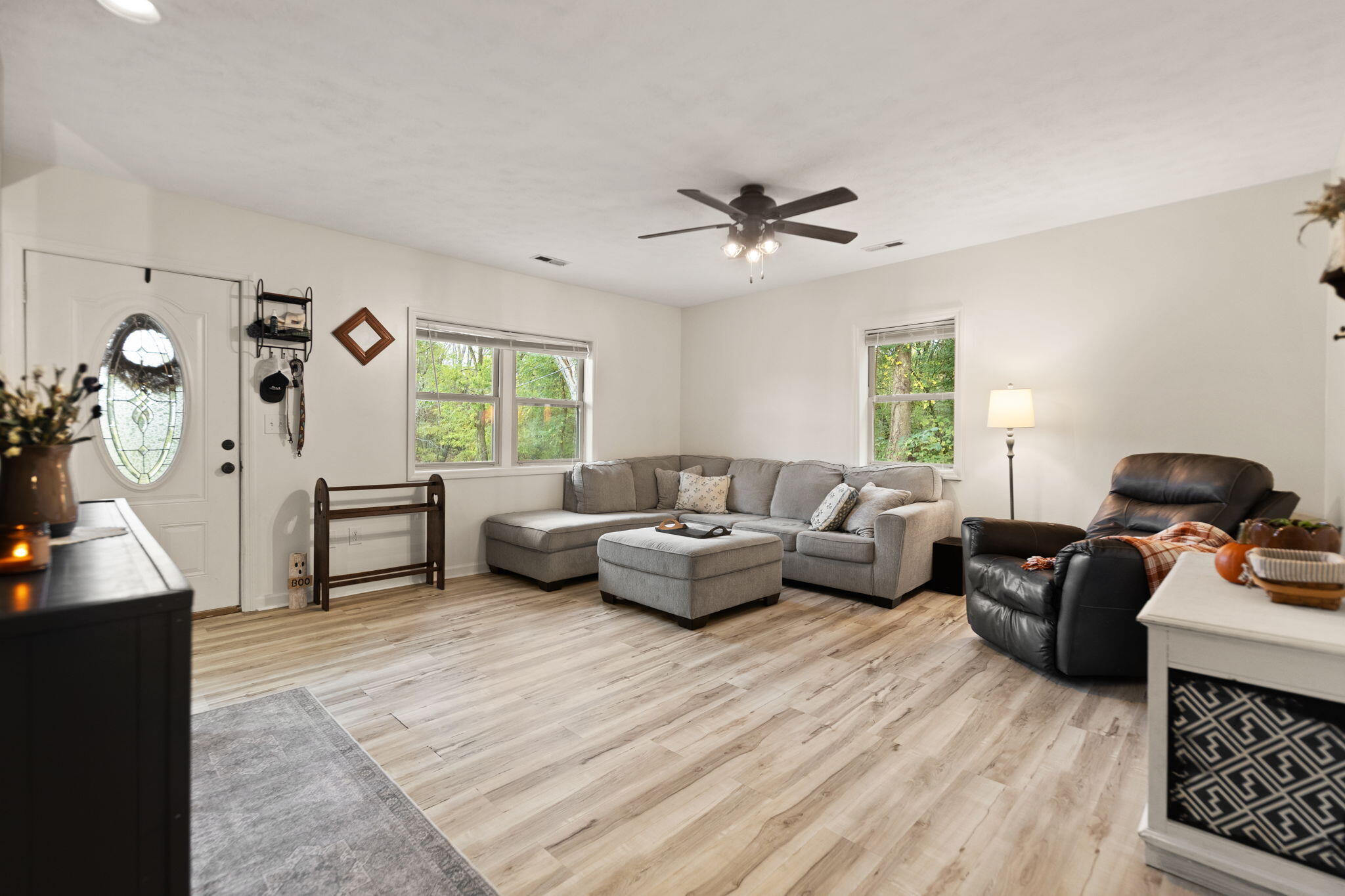 Waco, Kentucky 40385, United States, 2 Bedrooms Bedrooms, ,2 BathroomsBathrooms,Residential,Pending,216616