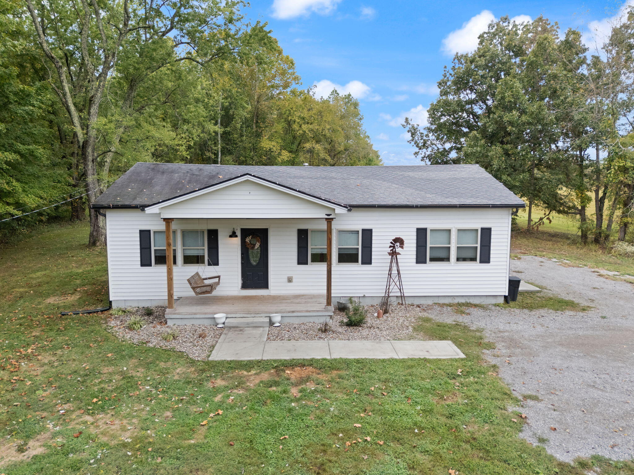 Waco, Kentucky 40385, United States, 2 Bedrooms Bedrooms, ,2 BathroomsBathrooms,Residential,Pending,216616