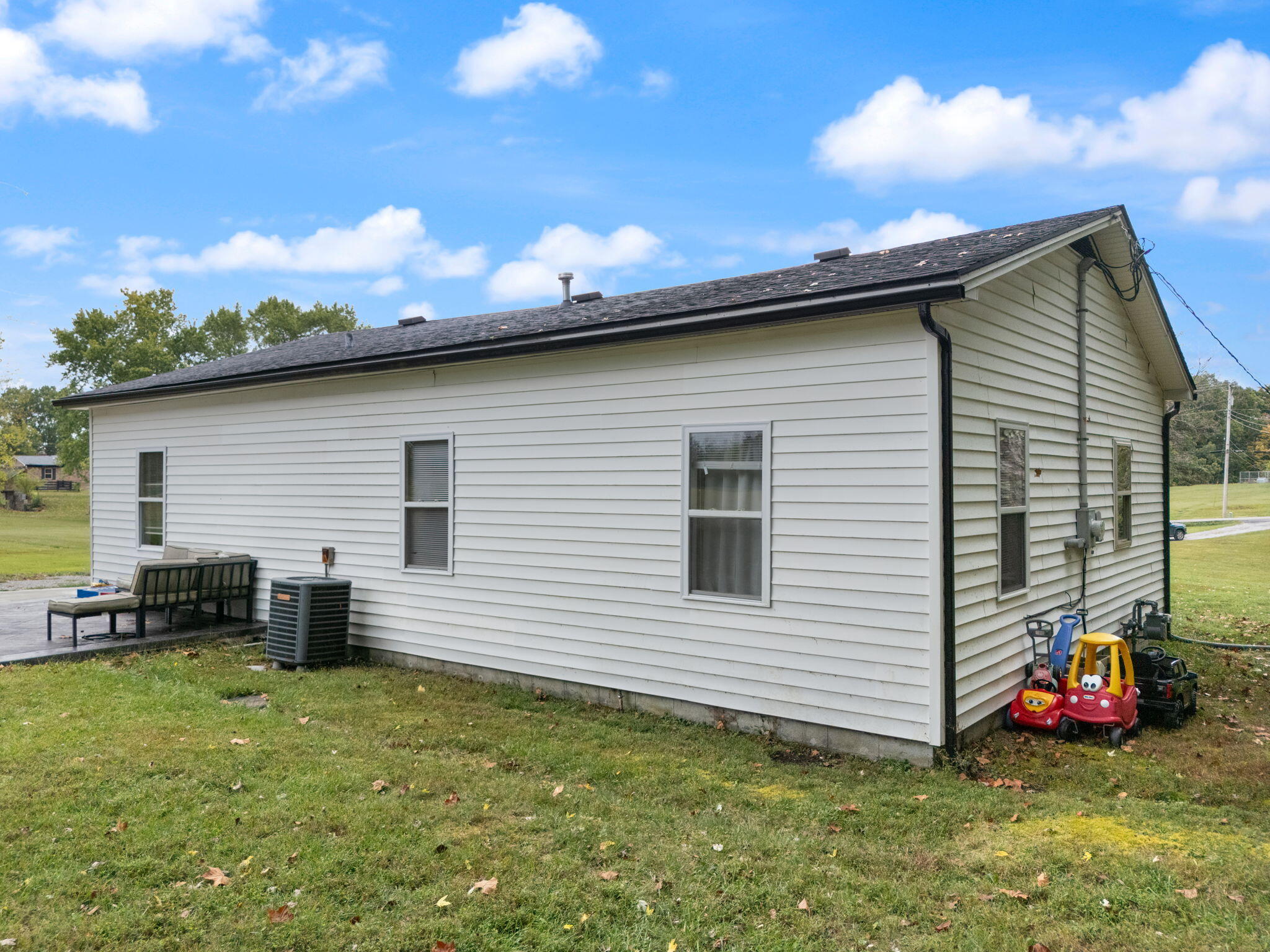 Waco, Kentucky 40385, United States, 2 Bedrooms Bedrooms, ,2 BathroomsBathrooms,Residential,Pending,216616