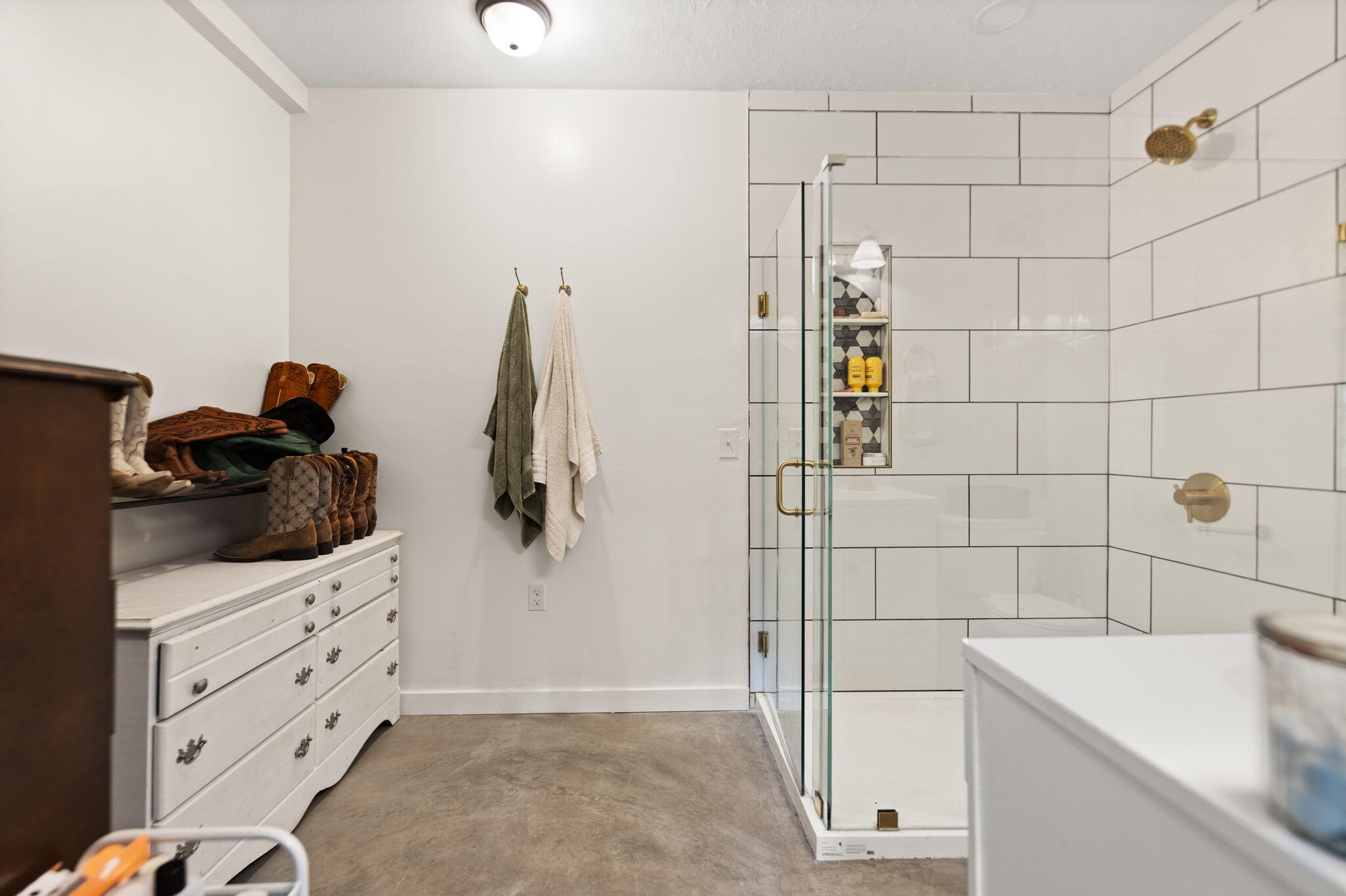 Waco, Kentucky 40385, United States, 2 Bedrooms Bedrooms, ,2 BathroomsBathrooms,Residential,Pending,216616