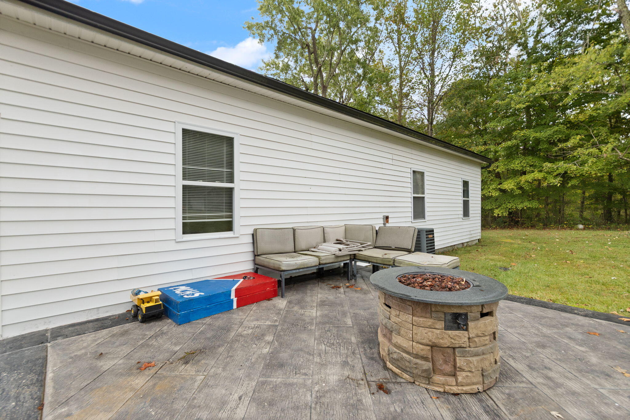 Waco, Kentucky 40385, United States, 2 Bedrooms Bedrooms, ,2 BathroomsBathrooms,Residential,Pending,216616