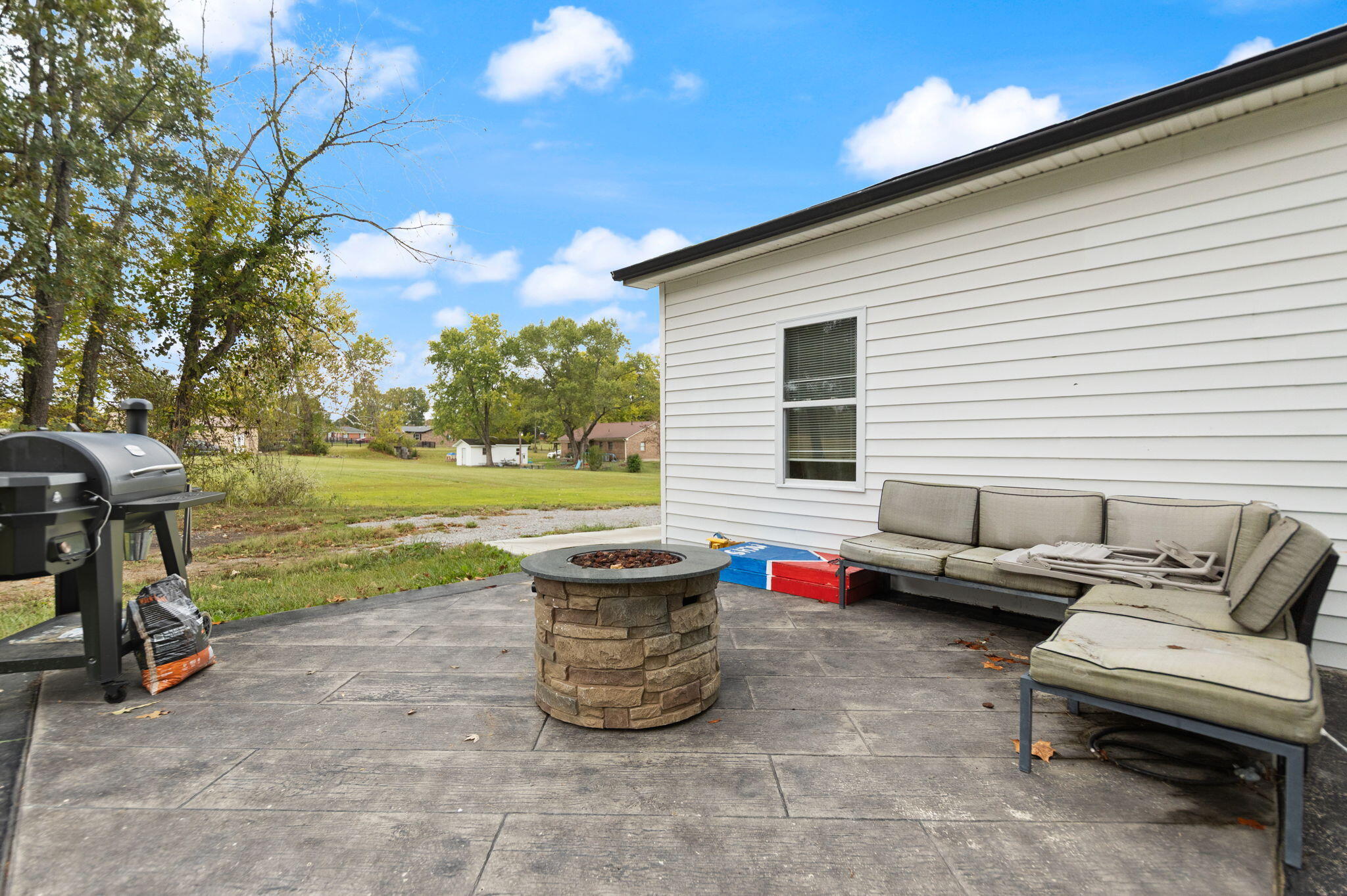 Waco, Kentucky 40385, United States, 2 Bedrooms Bedrooms, ,2 BathroomsBathrooms,Residential,Pending,216616