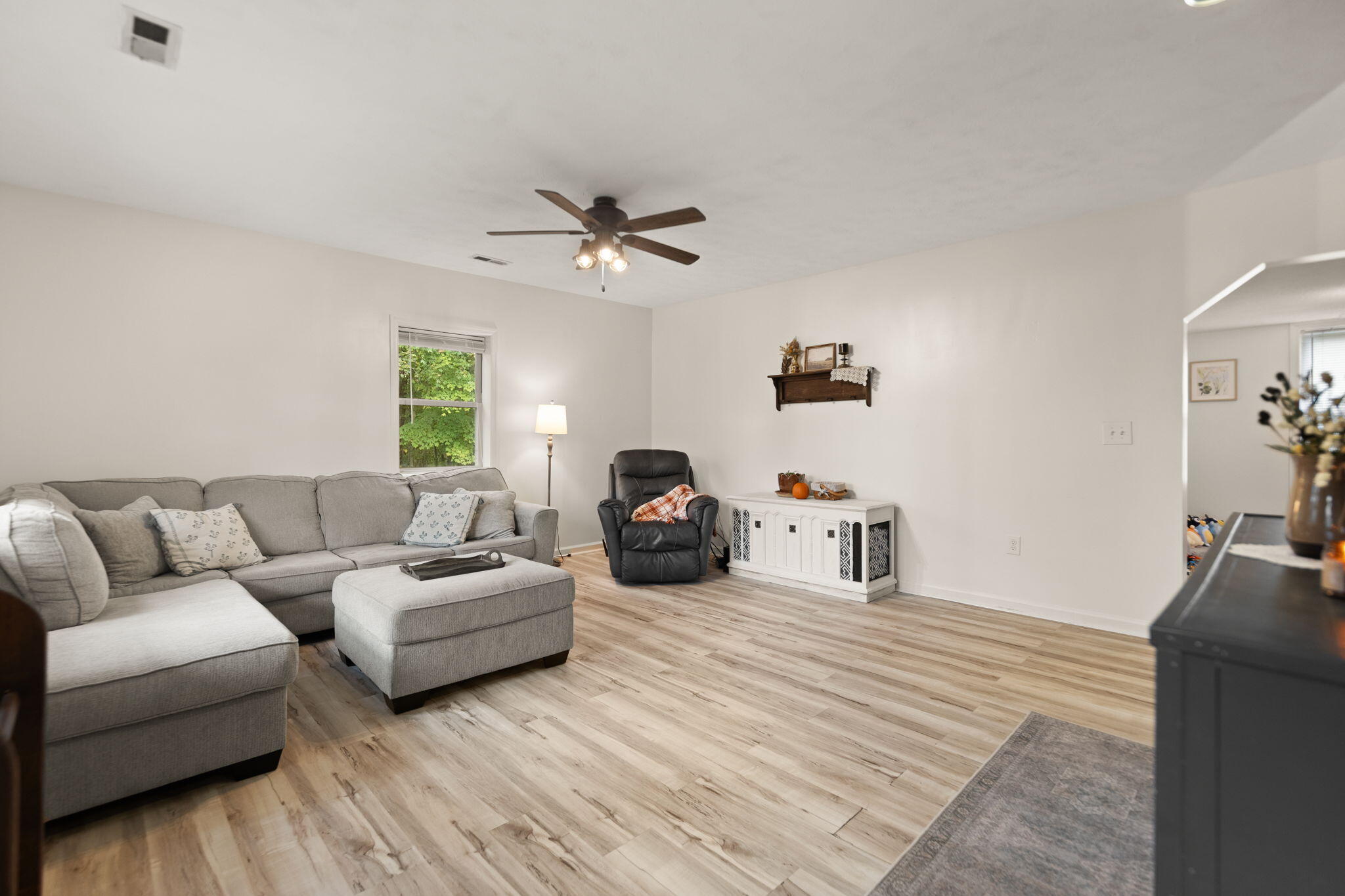 Waco, Kentucky 40385, United States, 2 Bedrooms Bedrooms, ,2 BathroomsBathrooms,Residential,Pending,216616