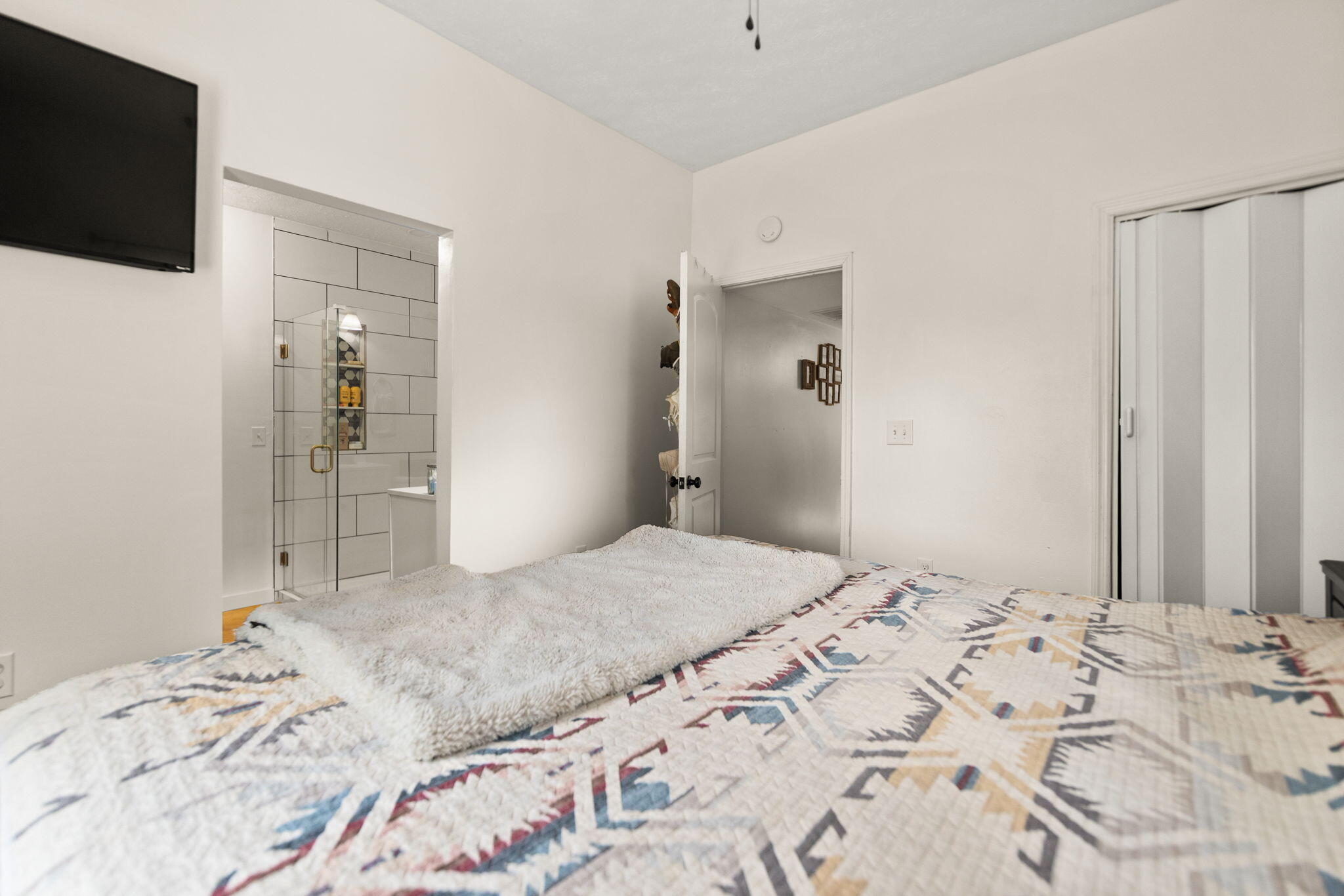 Waco, Kentucky 40385, United States, 2 Bedrooms Bedrooms, ,2 BathroomsBathrooms,Residential,Pending,216616