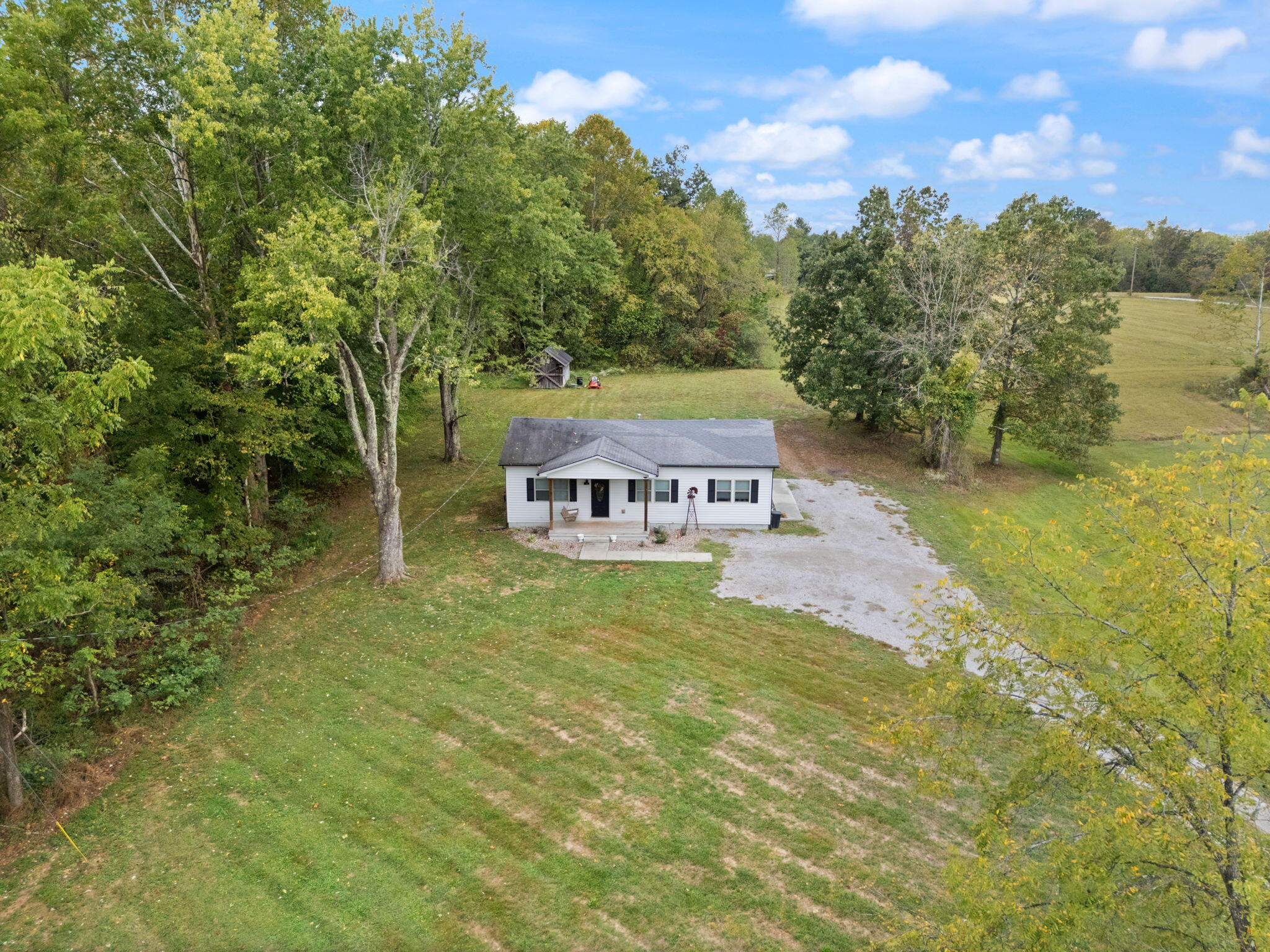 Waco, Kentucky 40385, United States, 2 Bedrooms Bedrooms, ,2 BathroomsBathrooms,Residential,Pending,216616