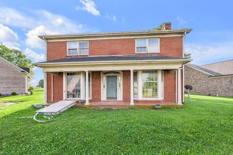 Photo of 211 Ashton Oak Way, Winchester, KY 40391 (MLS # 25501640)