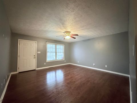 Photo of 221 Woodview Drive, Nicholasville, KY 40356 (MLS # 25505755)