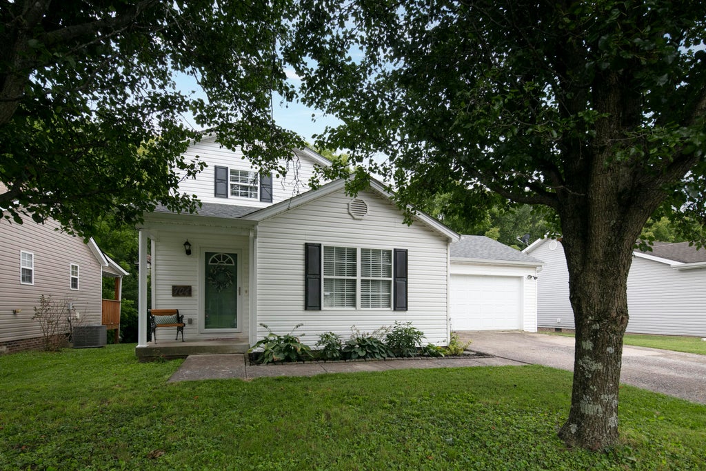 Photo of 704 Cottonwood Drive, Richmond, KY 40475 (MLS # 26020841)