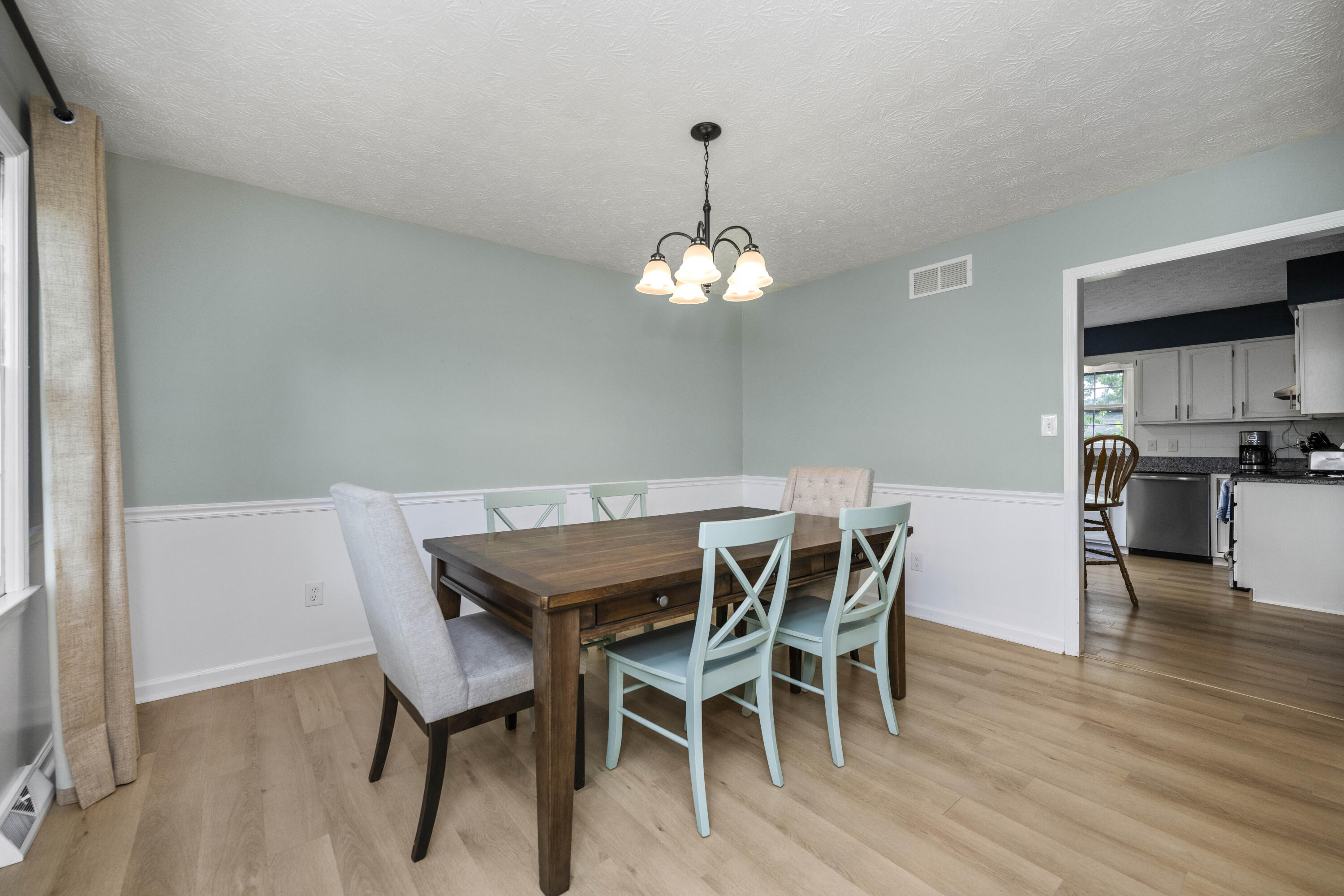 Lexington, Kentucky 40503, United States, 4 Bedrooms Bedrooms, ,3 BathroomsBathrooms,Residential,Active,131001