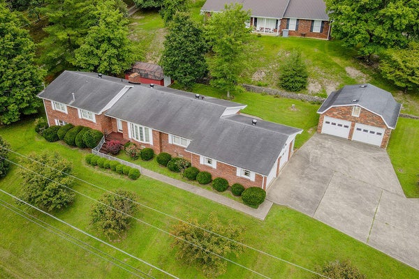 222 COURT ST, IRVINE, KY 40336 - Image c587dbda573e161ff8f58b1c1913297c/747734313