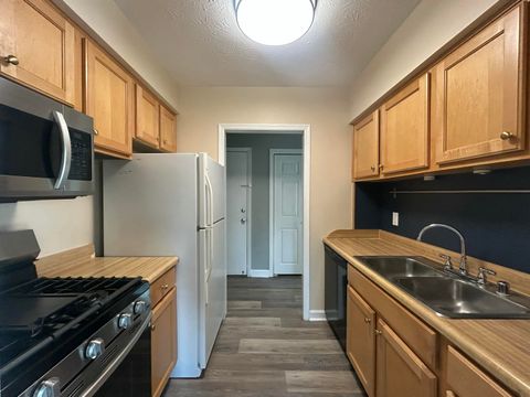 Photo of 175 Malabu Drive 35 #35, Lexington, KY 40503 (MLS # 25502347)