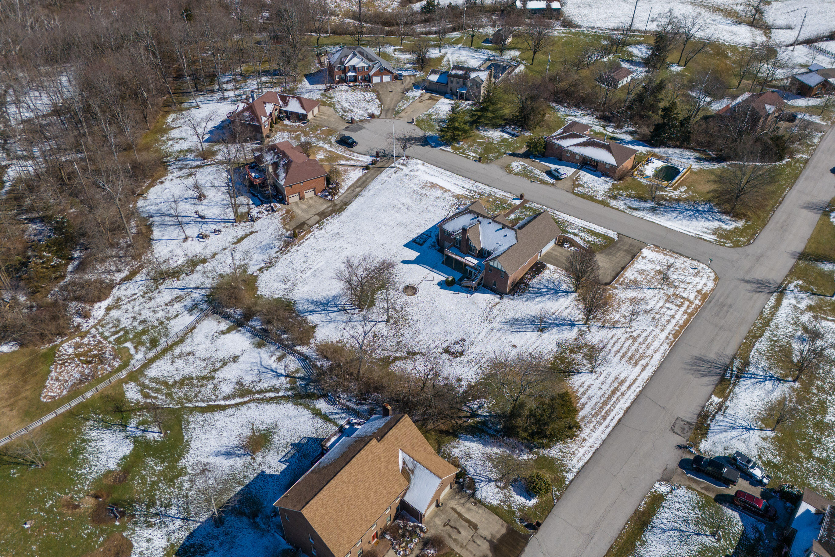 Richmond, Kentucky 40475, United States, 4 Bedrooms Bedrooms, ,3 BathroomsBathrooms,Residential,Contingent,2771