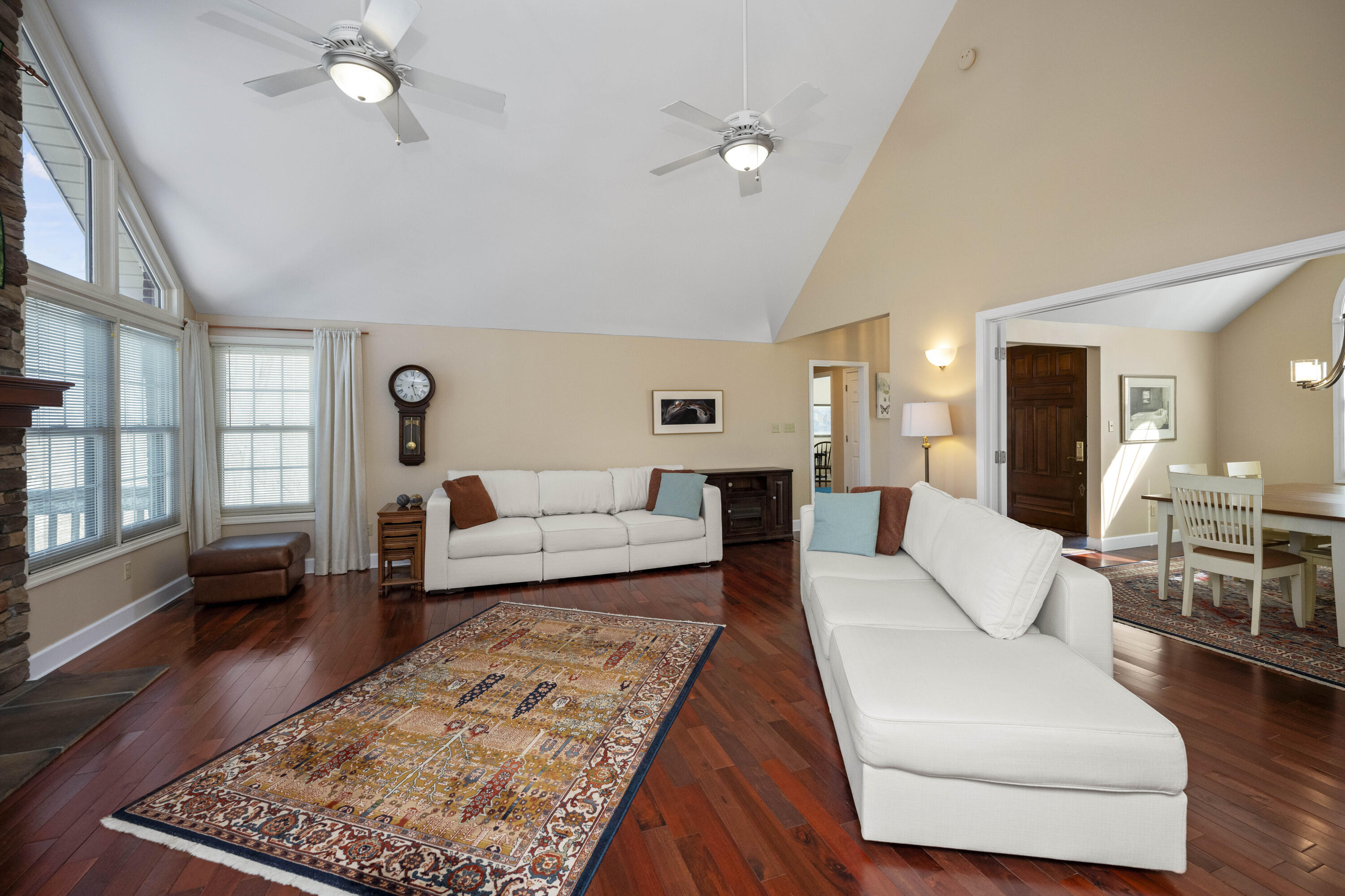 Richmond, Kentucky 40475, United States, 4 Bedrooms Bedrooms, ,3 BathroomsBathrooms,Residential,Contingent,2771