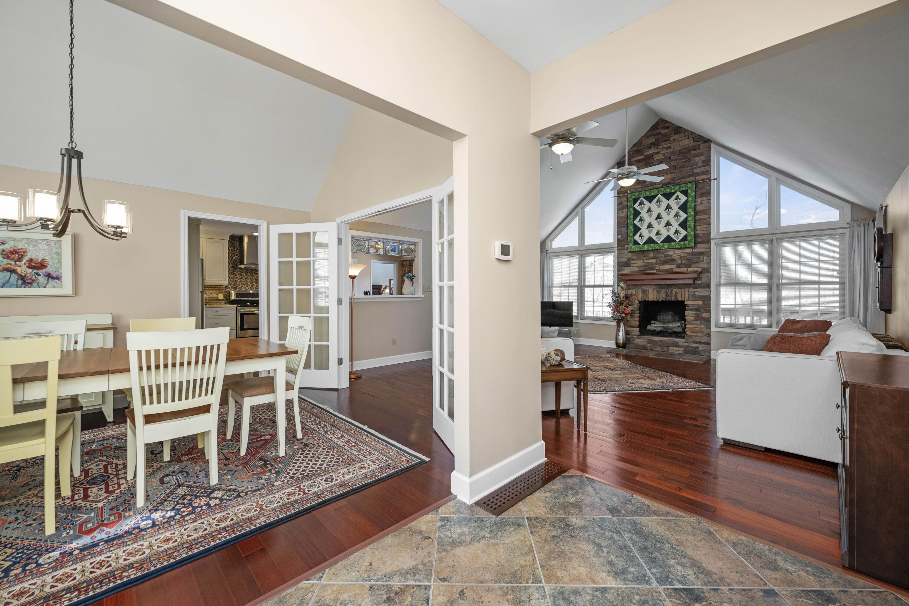 Richmond, Kentucky 40475, United States, 4 Bedrooms Bedrooms, ,3 BathroomsBathrooms,Residential,Contingent,2771