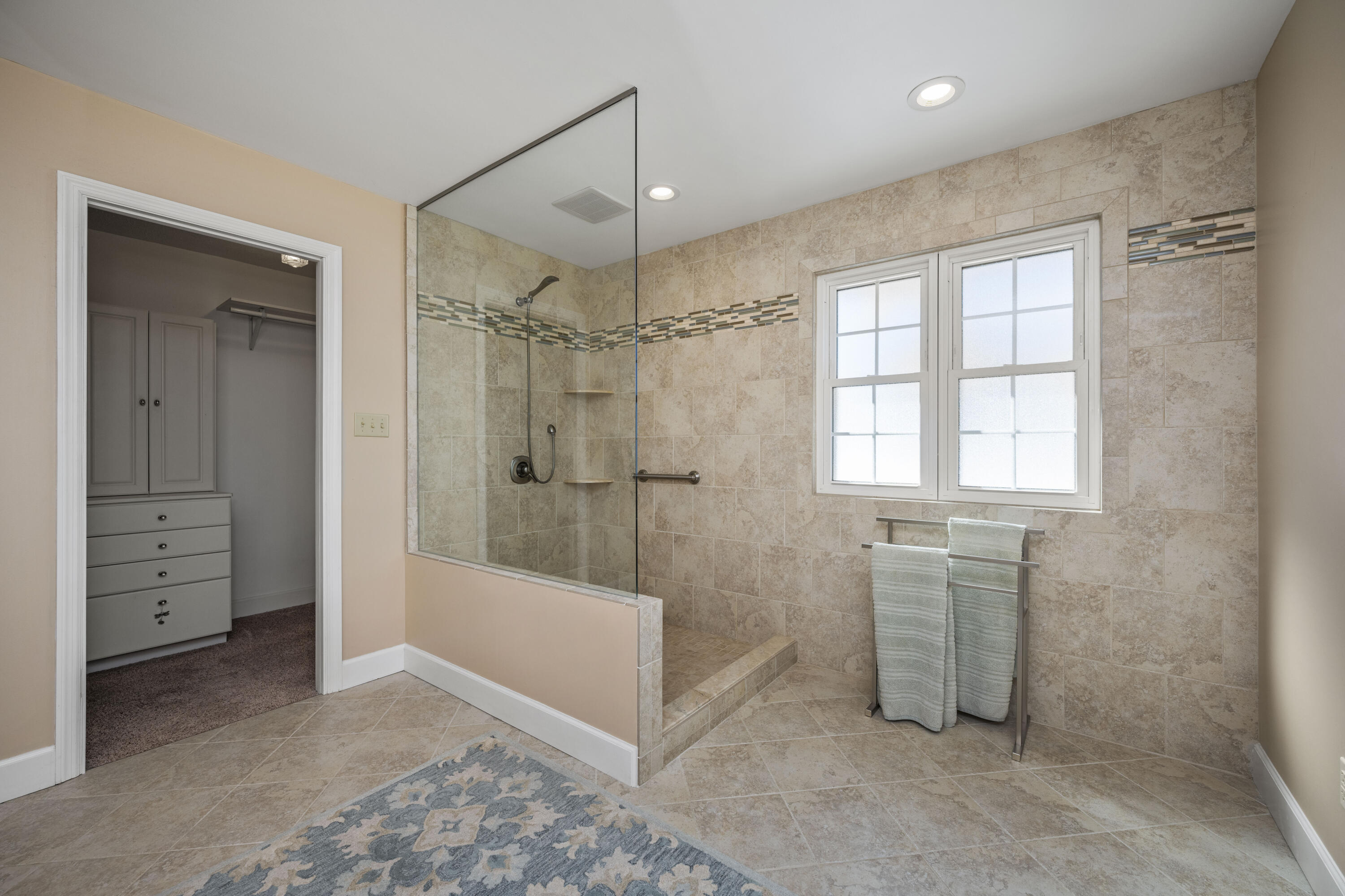 Richmond, Kentucky 40475, United States, 4 Bedrooms Bedrooms, ,3 BathroomsBathrooms,Residential,Contingent,2771