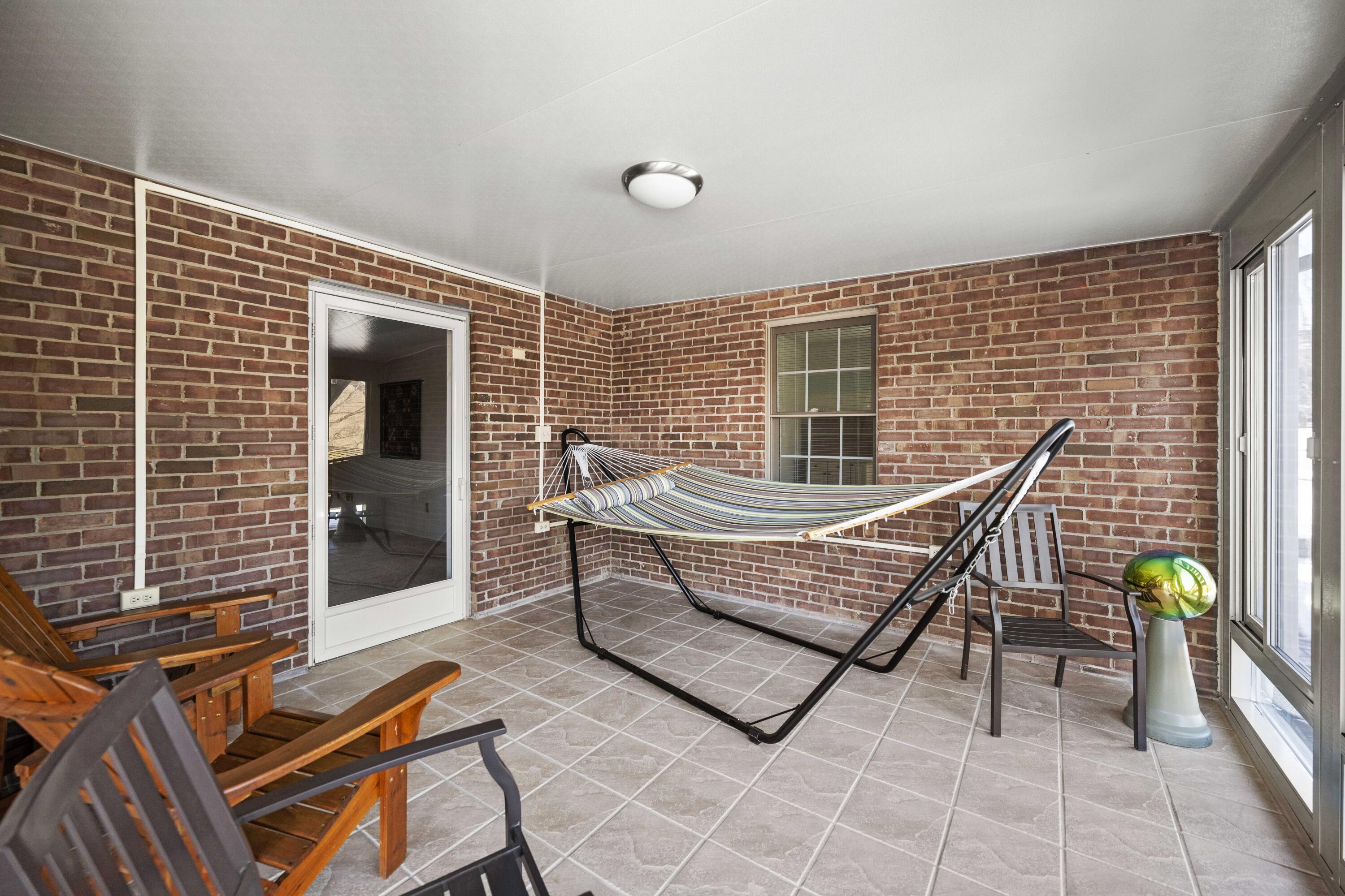 Richmond, Kentucky 40475, United States, 4 Bedrooms Bedrooms, ,3 BathroomsBathrooms,Residential,Contingent,2771