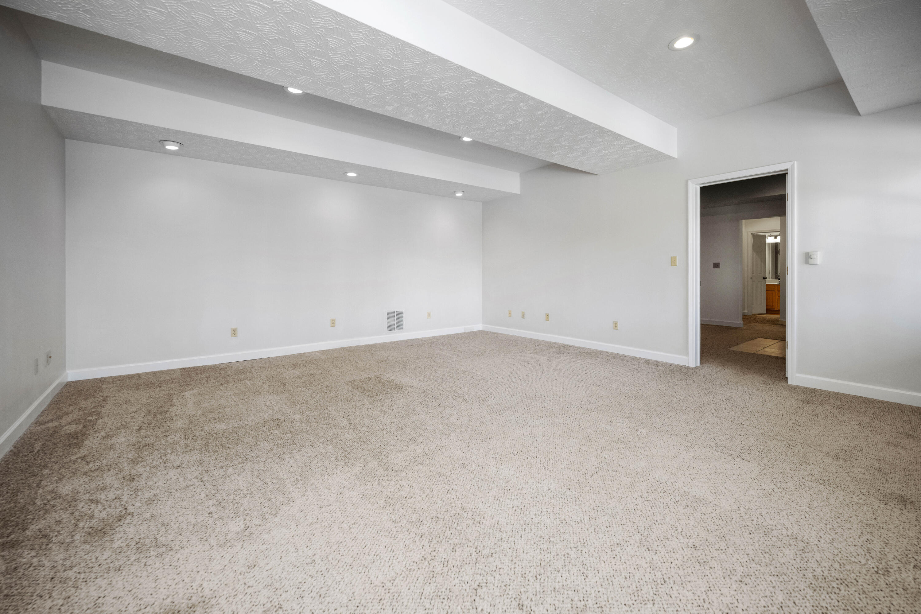 Richmond, Kentucky 40475, United States, 4 Bedrooms Bedrooms, ,3 BathroomsBathrooms,Residential,Contingent,2771