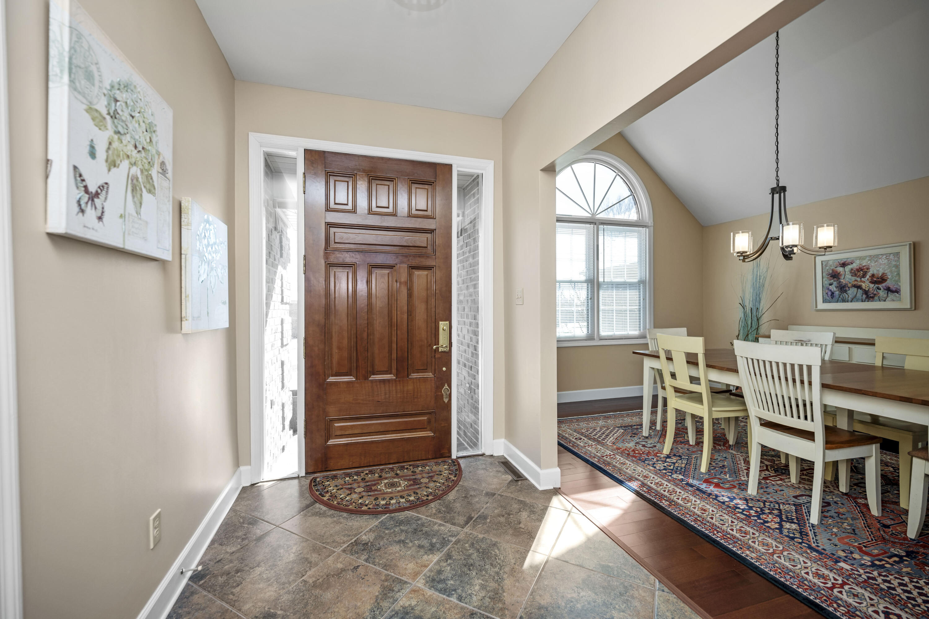 Richmond, Kentucky 40475, United States, 4 Bedrooms Bedrooms, ,3 BathroomsBathrooms,Residential,Contingent,2771