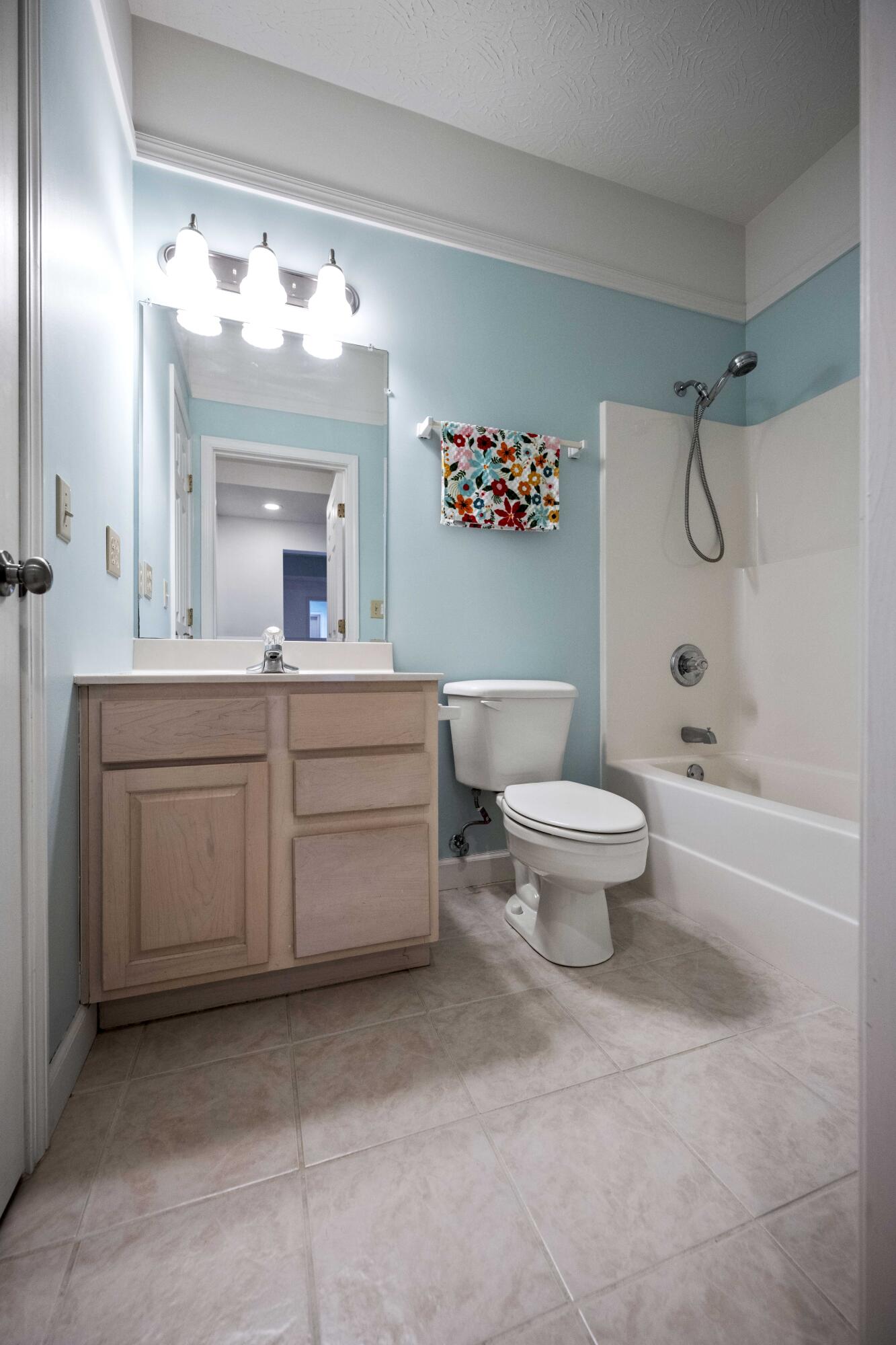 Richmond, Kentucky 40475, United States, 4 Bedrooms Bedrooms, ,3 BathroomsBathrooms,Residential,Contingent,2771