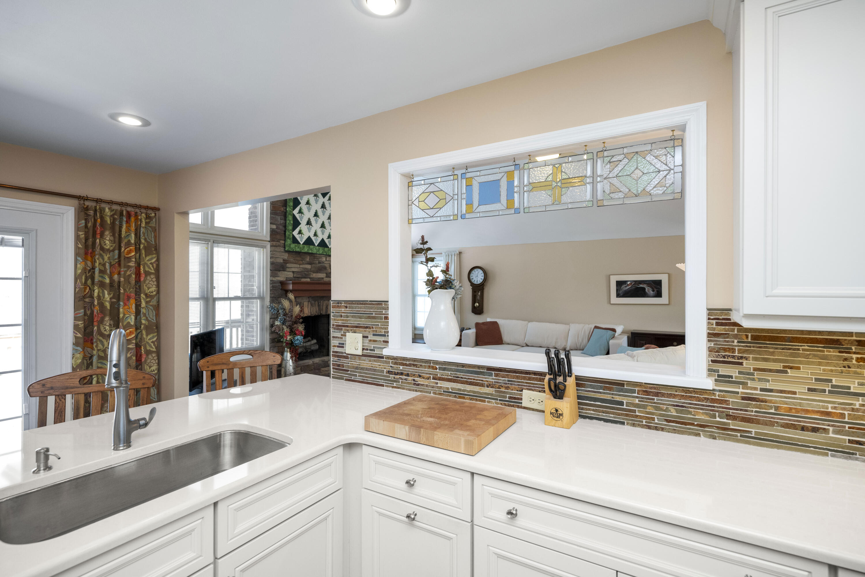 Richmond, Kentucky 40475, United States, 4 Bedrooms Bedrooms, ,3 BathroomsBathrooms,Residential,Contingent,2771