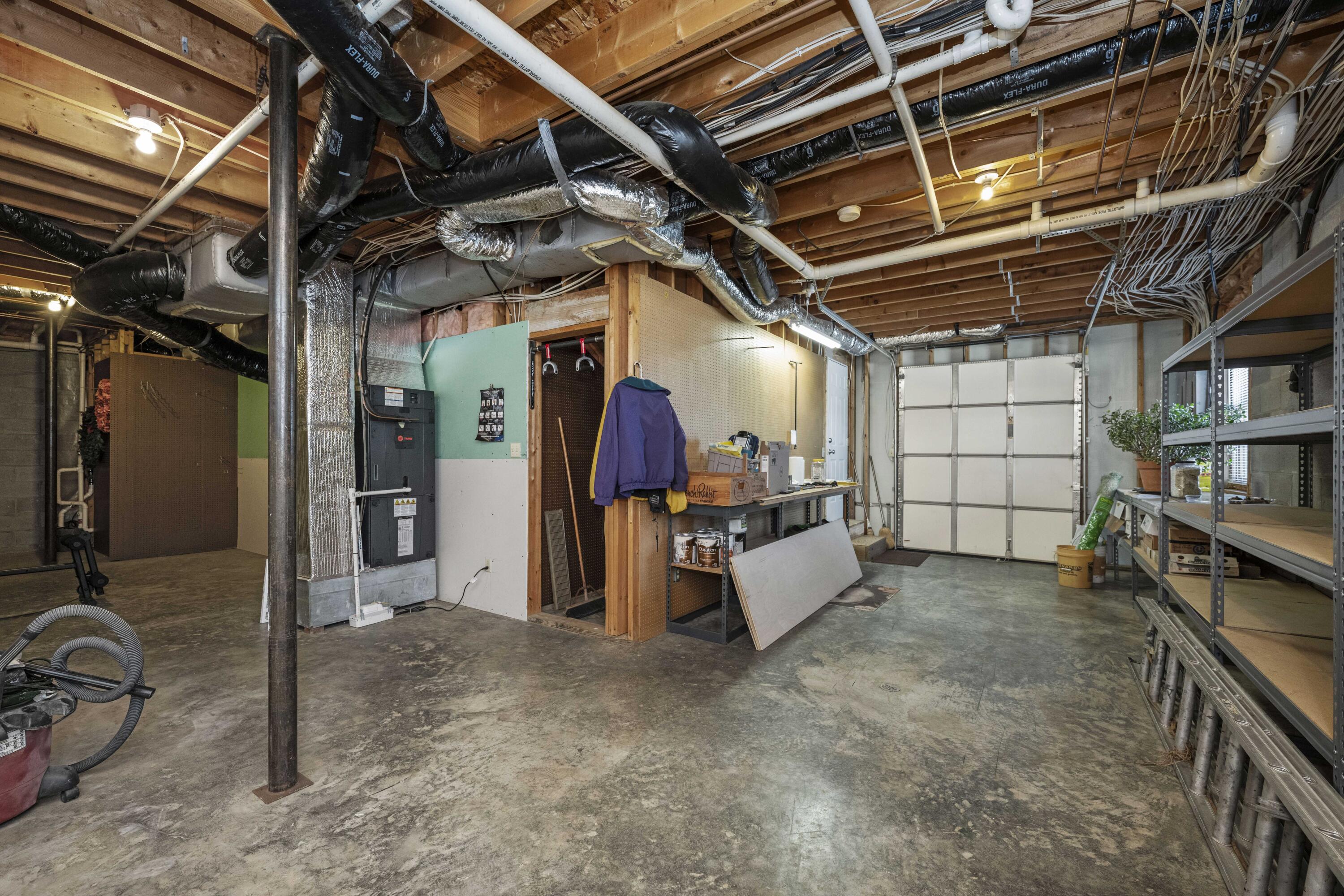 Richmond, Kentucky 40475, United States, 4 Bedrooms Bedrooms, ,3 BathroomsBathrooms,Residential,Contingent,2771