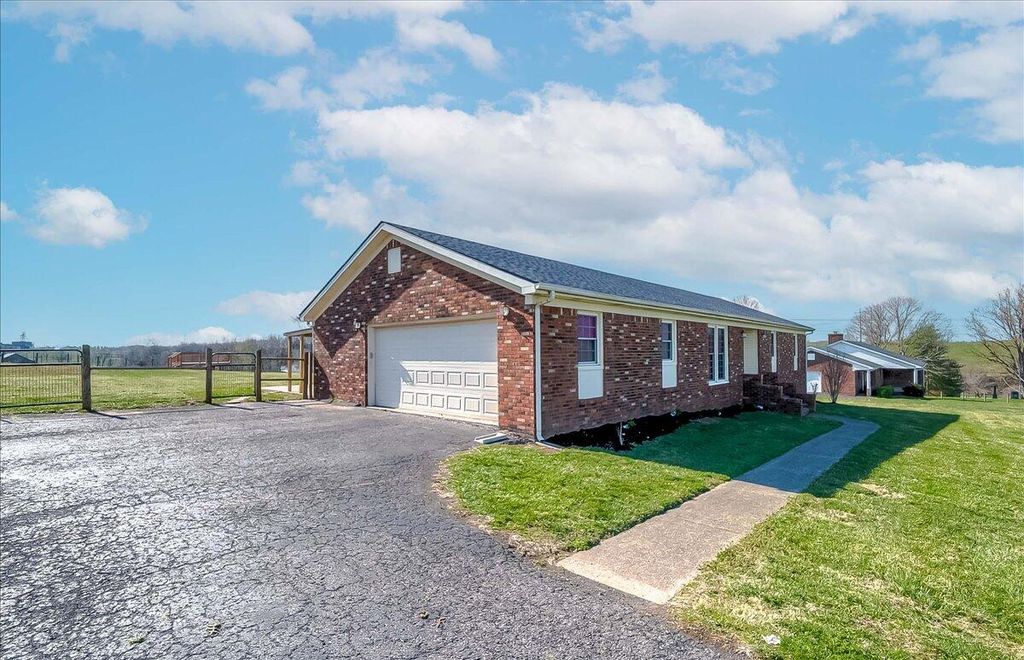 Photo of 122 Sugar Creek Road, Lancaster, KY 40444 (MLS # 25005576)