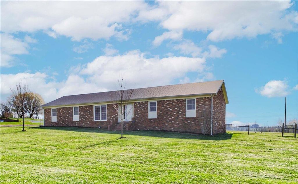 Photo of 122 Sugar Creek Road, Lancaster, KY 40444 (MLS # 25005576)