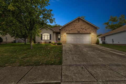 Photo of 308 Oxford Circle, Richmond, KY 40475 (MLS # 25502188)
