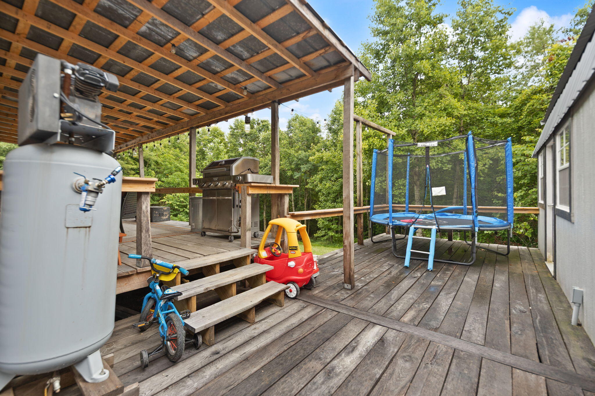 Irvine, Kentucky 40336, United States, 3 Bedrooms Bedrooms, ,2 BathroomsBathrooms,Residential,Active,164552