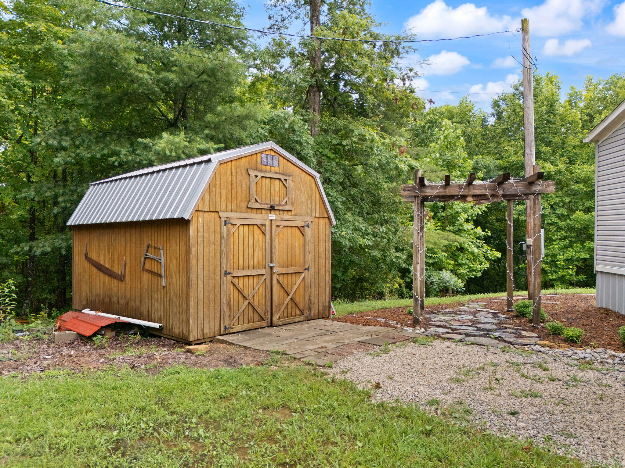 Irvine, Kentucky 40336, United States, 3 Bedrooms Bedrooms, ,2 BathroomsBathrooms,Residential,Active,164552