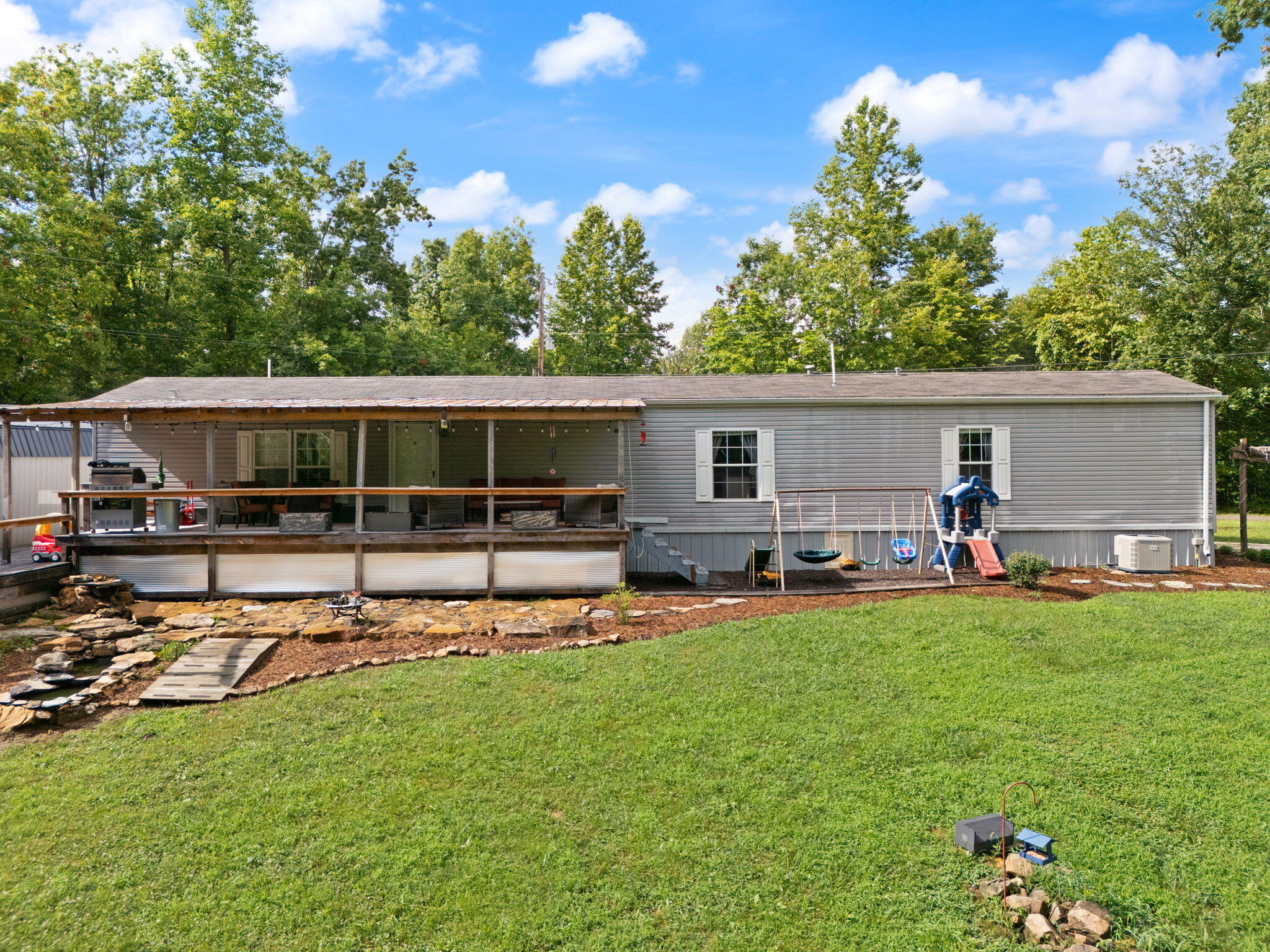 Irvine, Kentucky 40336, United States, 3 Bedrooms Bedrooms, ,2 BathroomsBathrooms,Residential,Active,164552