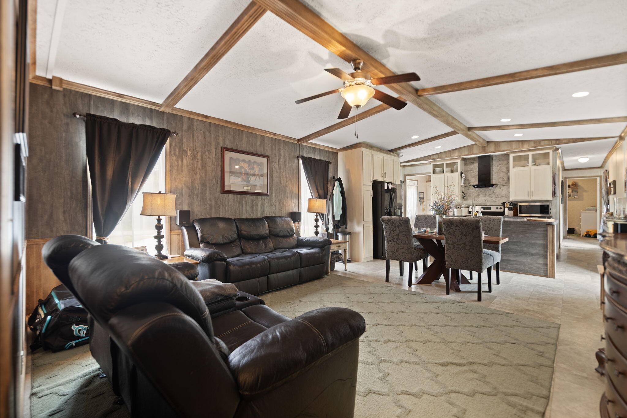 Irvine, Kentucky 40336, United States, 3 Bedrooms Bedrooms, ,2 BathroomsBathrooms,Residential,Active,164552