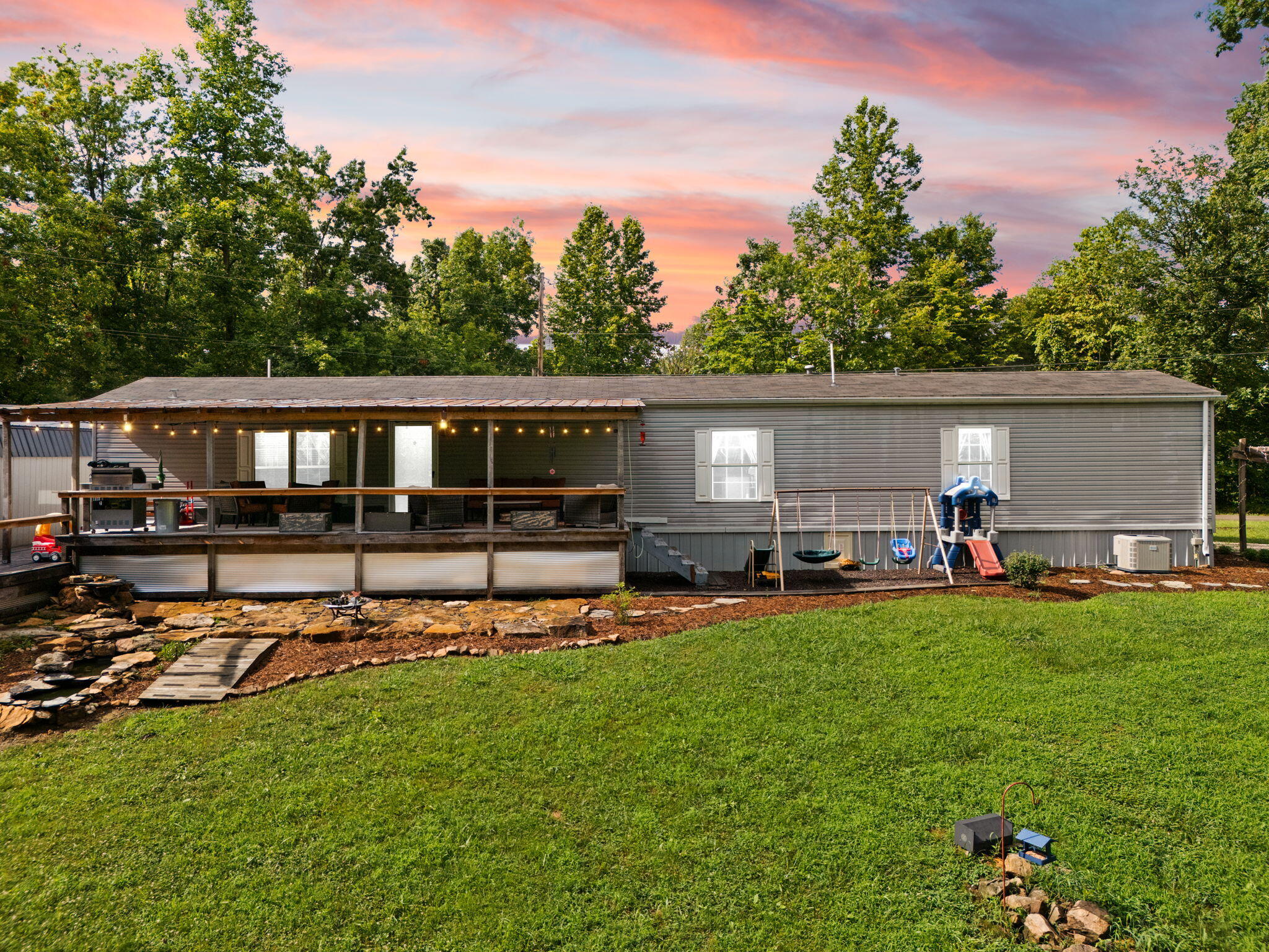 Irvine, Kentucky 40336, United States, 3 Bedrooms Bedrooms, ,2 BathroomsBathrooms,Residential,Active,164552