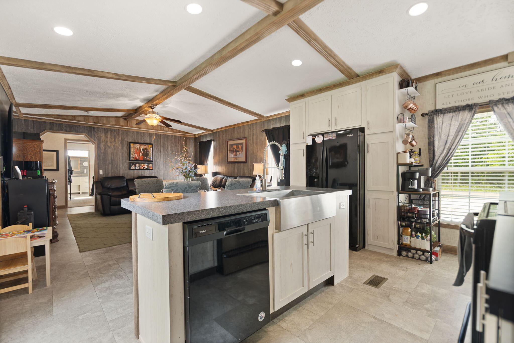 Irvine, Kentucky 40336, United States, 3 Bedrooms Bedrooms, ,2 BathroomsBathrooms,Residential,Active,164552