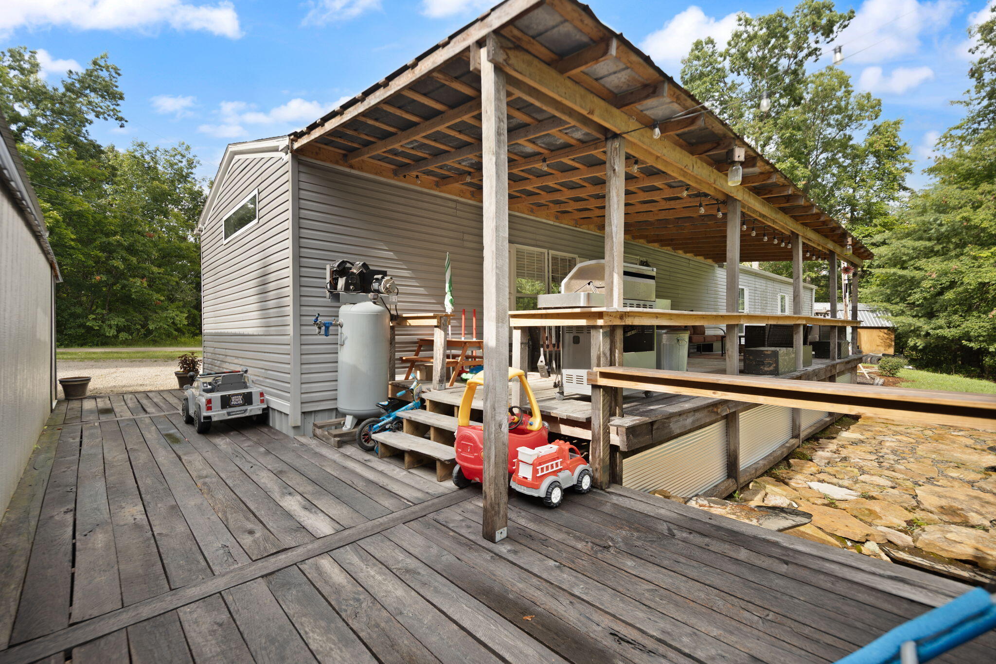 Irvine, Kentucky 40336, United States, 3 Bedrooms Bedrooms, ,2 BathroomsBathrooms,Residential,Active,164552