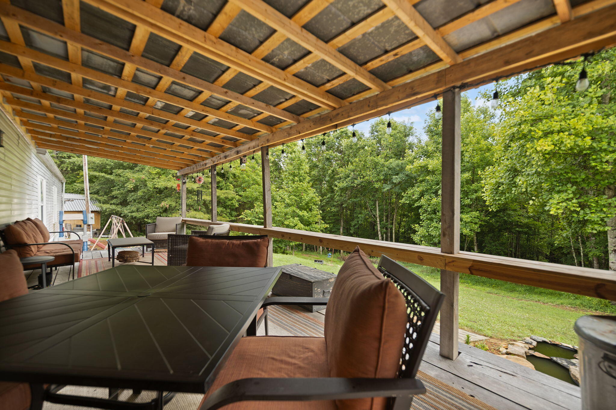 Irvine, Kentucky 40336, United States, 3 Bedrooms Bedrooms, ,2 BathroomsBathrooms,Residential,Active,164552