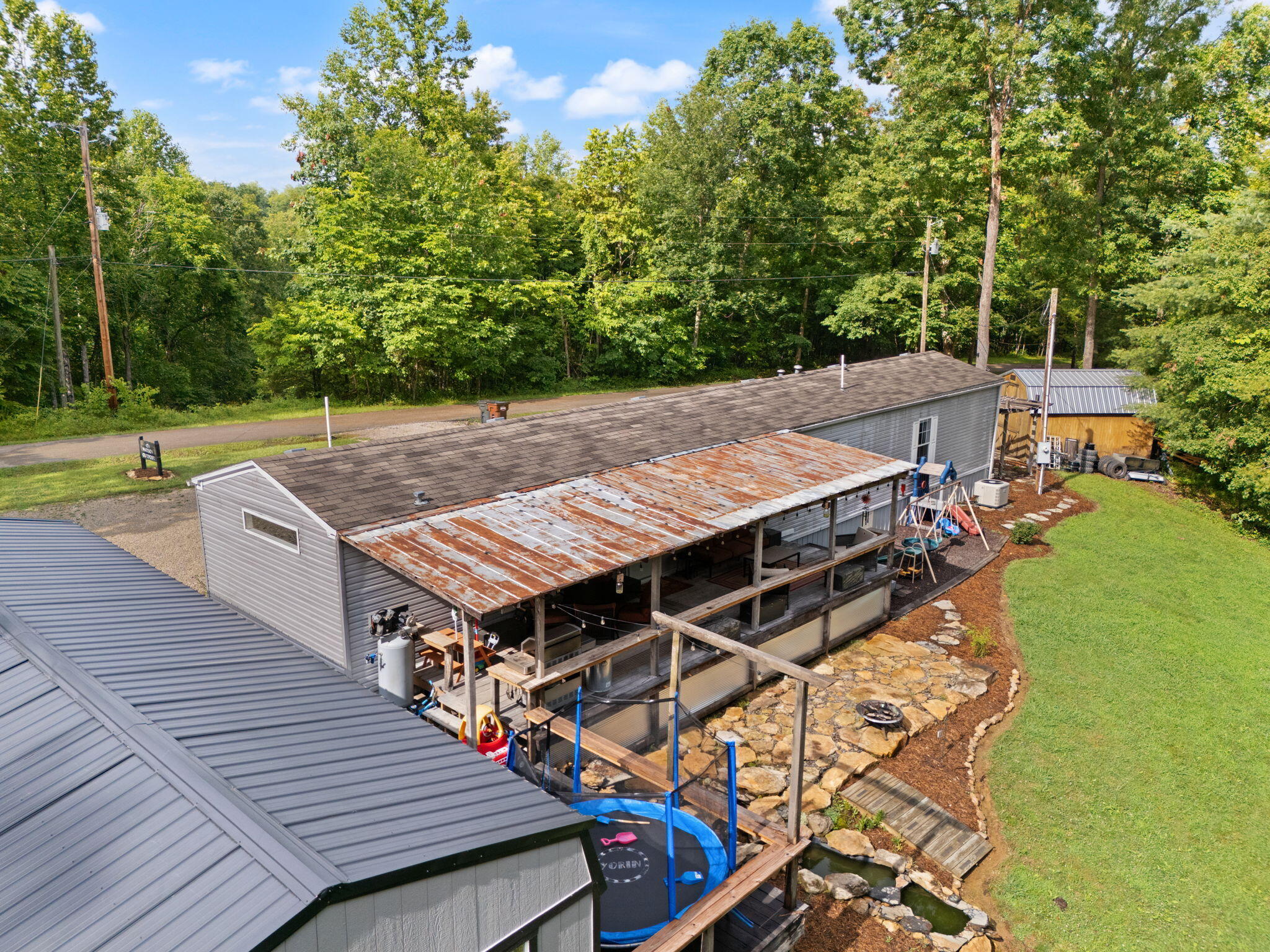 Irvine, Kentucky 40336, United States, 3 Bedrooms Bedrooms, ,2 BathroomsBathrooms,Residential,Active,164552