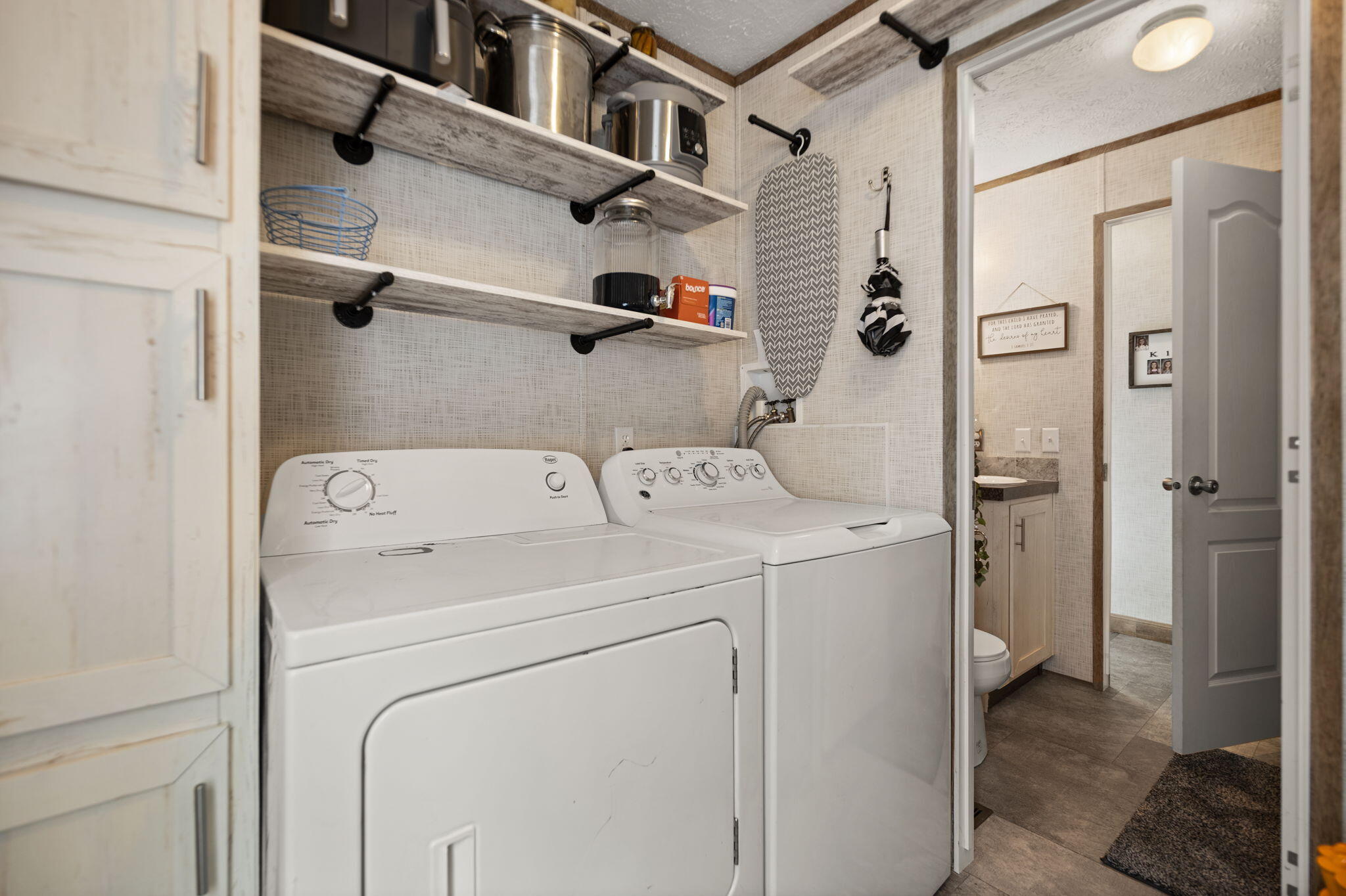 Irvine, Kentucky 40336, United States, 3 Bedrooms Bedrooms, ,2 BathroomsBathrooms,Residential,Active,164552