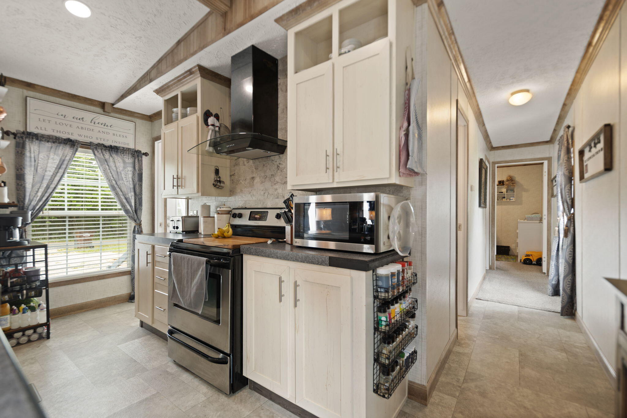 Irvine, Kentucky 40336, United States, 3 Bedrooms Bedrooms, ,2 BathroomsBathrooms,Residential,Active,164552