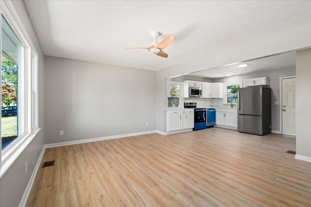 517 Hollow Creek Road
