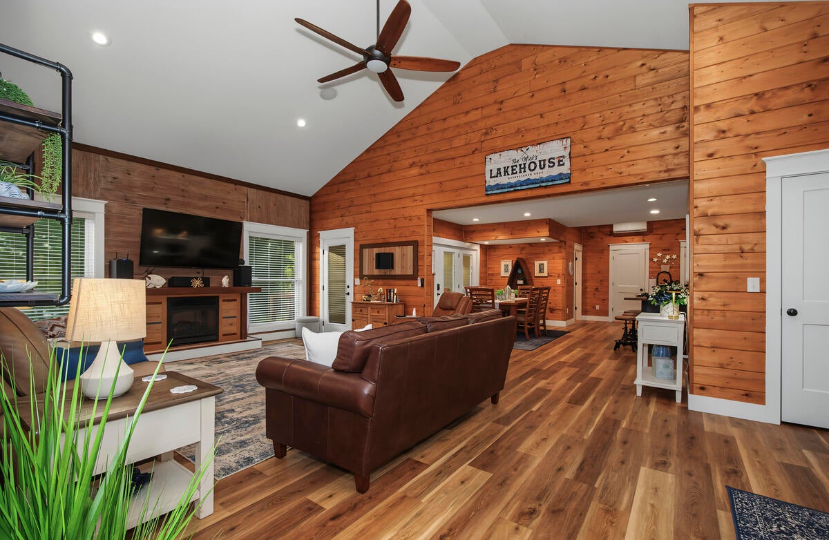 124 Hickory Hill Lane