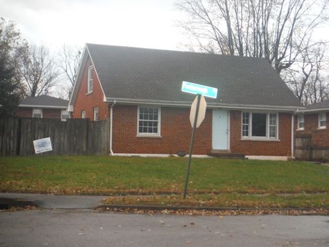 Photo of 1725 1725 Foxborough Circle, Lexington, KY 40505 (MLS # 25506417)